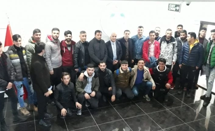 Çaldıran Belediye Başkanı Ensari sporcuları kabul etti