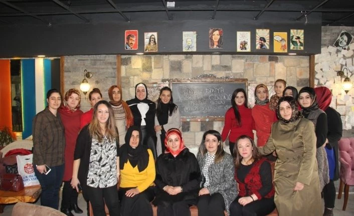 Bitlis Belediyesindeki kadınlar kahvaltıda bir araya geldi