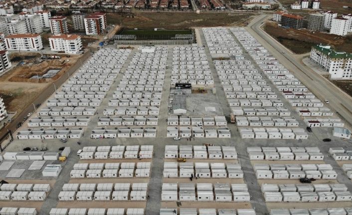 Elazığ’da konteyner kentlerde 3 bin 500 kişi yaşamaya başladı