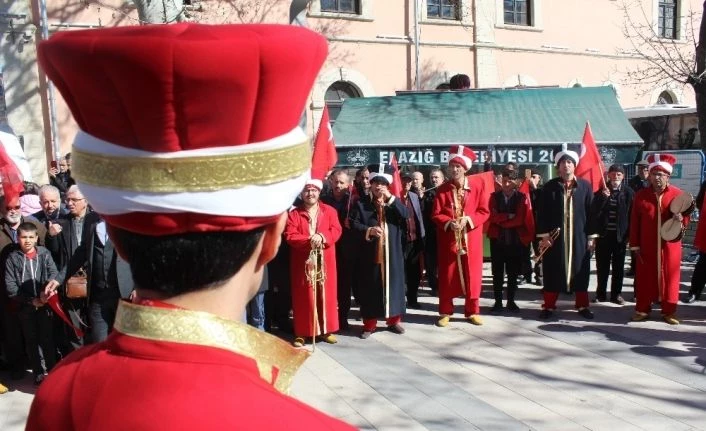 Elazığ’dan "Bahar Kalkanı Harekatı"na bayraklı mehteranlı destek