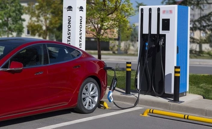 Elektrikli araç kullanıcıları şarj istasyonlarını 