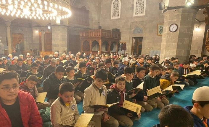 Erzurum’dan 38 İdlip şehidine 38 Hatim
