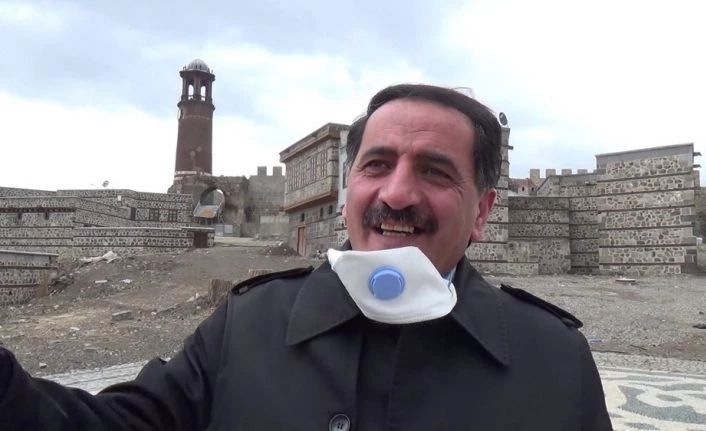 Erzurumlu sanatçı ’evde kalın’ çağrısı yaptı