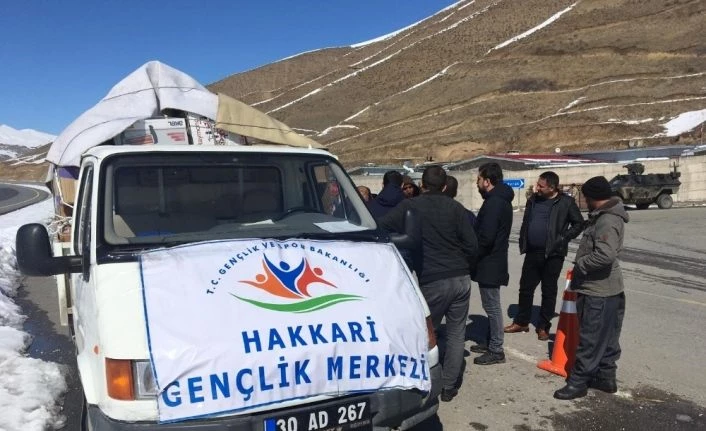 Gençlik merkezinden Başkale’ye yardım eli