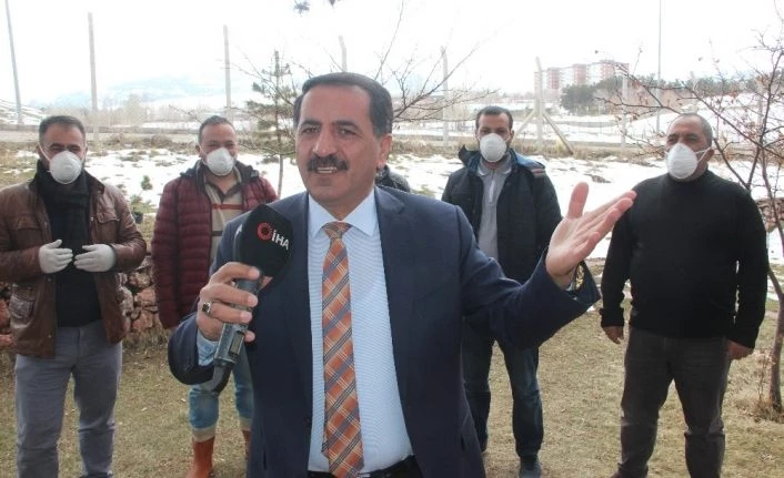 “Git Korona Git buradan” bestesi gülümsetiyor