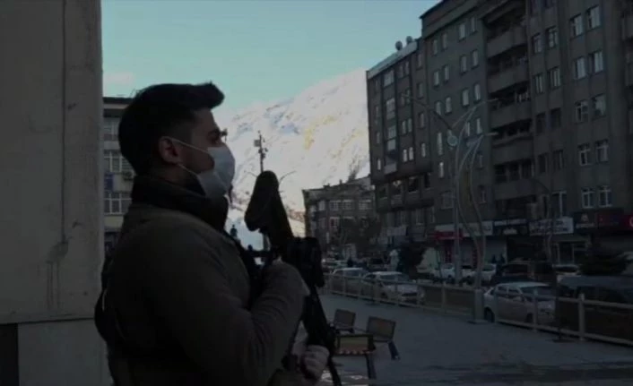 Hakkari polisinden ‘evde kalın’ çağrısı
