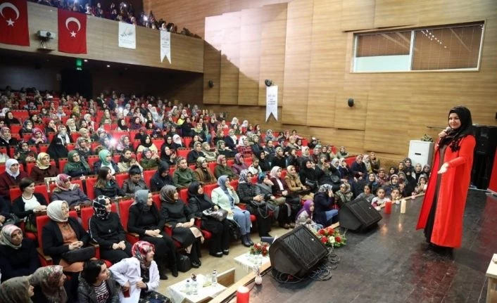 İkbal Gürpınar Vanlı kadınlarla buluştu