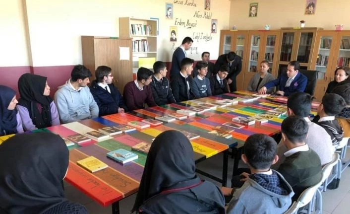Kaymakam Zengince öğrencilerle buluştu