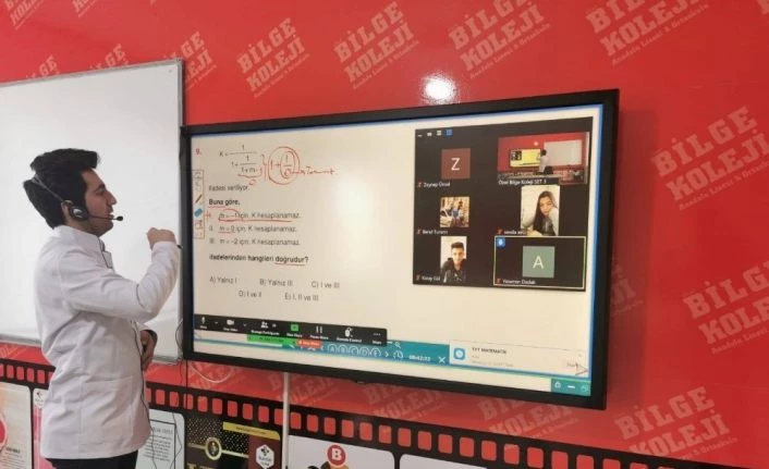 Korona virüsü deneme sınavlarına da engel olamadı