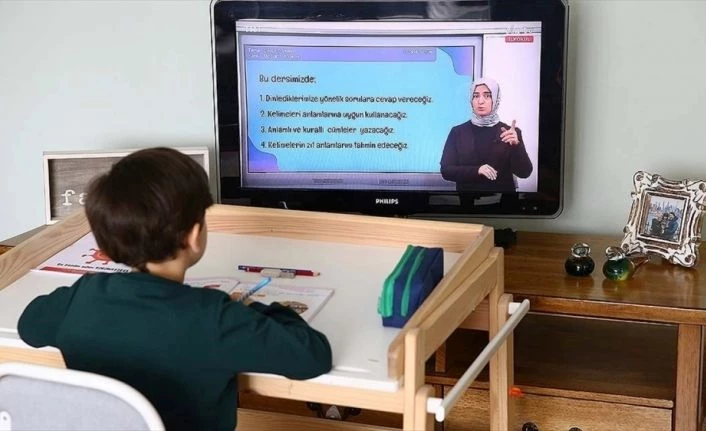 Kovid-19 salgını eğitimin yapısını dönüştürecek