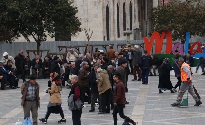 Malatya’da korona virüse karşı kimi tedbirli, kimi önemsemiyor