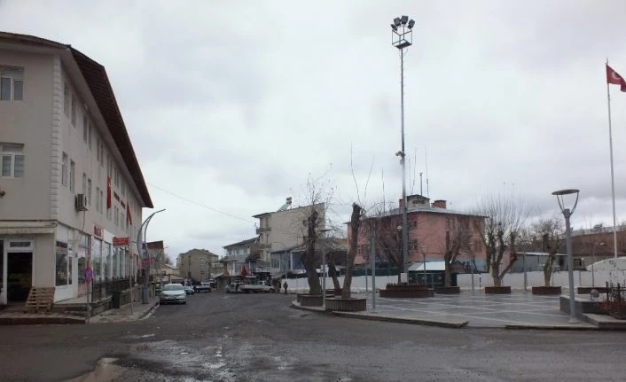 Malazgirt çarşı merkezi boş kaldı