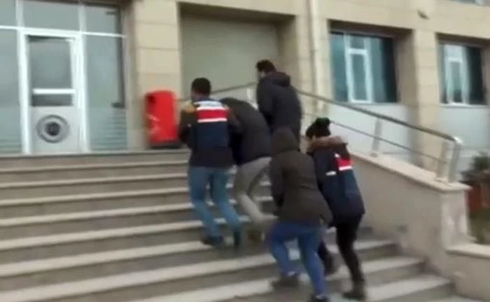 PKK elebaşlarının korumalığını yapan 2 terörist yakalandı