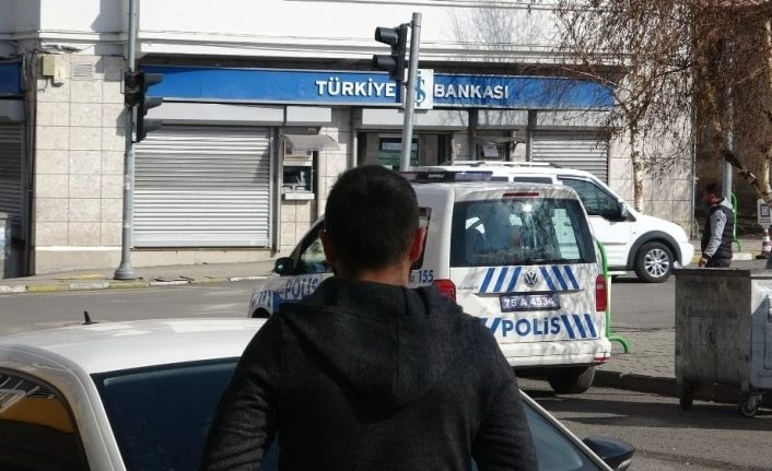 Polis ekipleri anons yapmaya başladı: "Evde kalın"