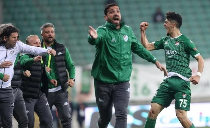 Rakipleri kaybetti, Bursaspor kazanarak 