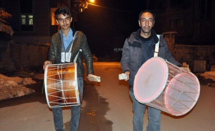 Sağlık çalışanlarına davullu destek