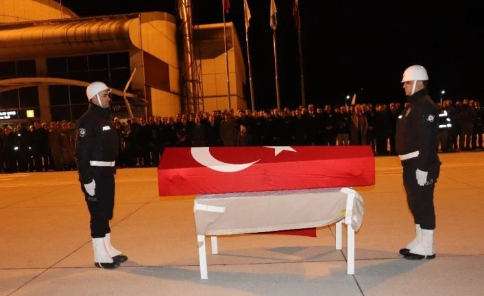 Şehit gümrük memurunun naaşı memleketine gönderildi