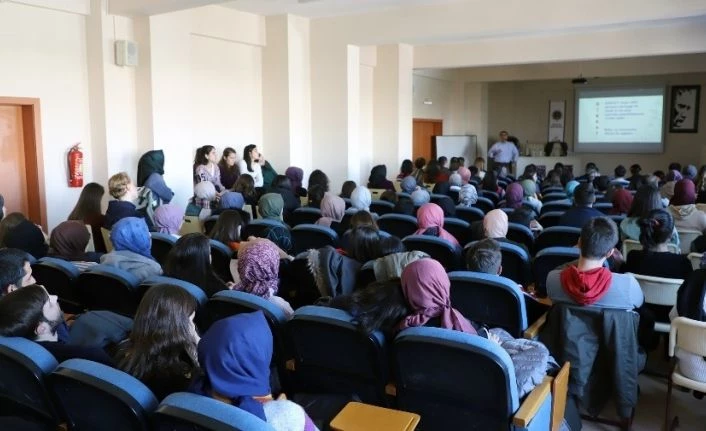 Sosyal medya mı? Sosyal yara mı? konferansı gerçekleşti