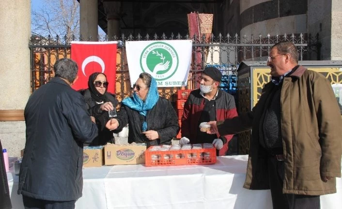 Türk Anneler Derneği şehitleri andı
