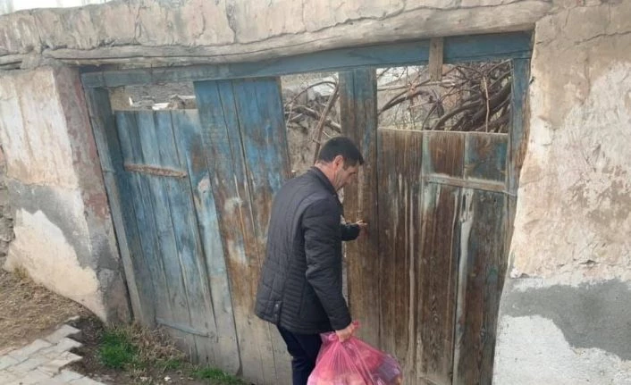 Tuzluca Belediyesi’nden yaşlı ve ihtiyaç sahibi kişilere gıda yardımı