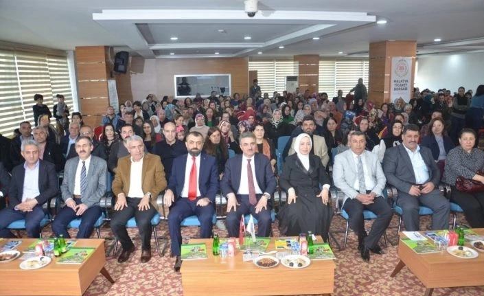 “Üretimde Kadın Eli” paneli düzenlendi