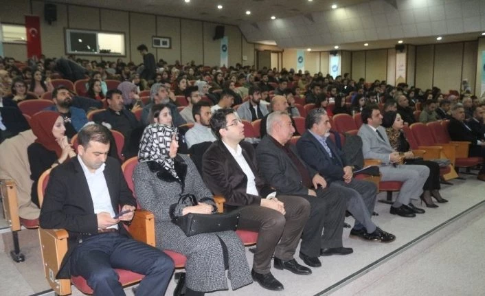Van YYÜ’de “Doğal Afetler ve Afet Yönetimi” paneli