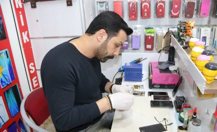 Virüs Çin’de üretilen telefon aksesuarlarına ilgiyi azalttı