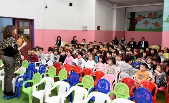 Yazar Arsoy, öğrencilerle bir araya geldi