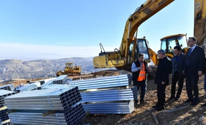 Yeşilyurt Belediyesi’nden 5 noktaya güneş enerji santrali