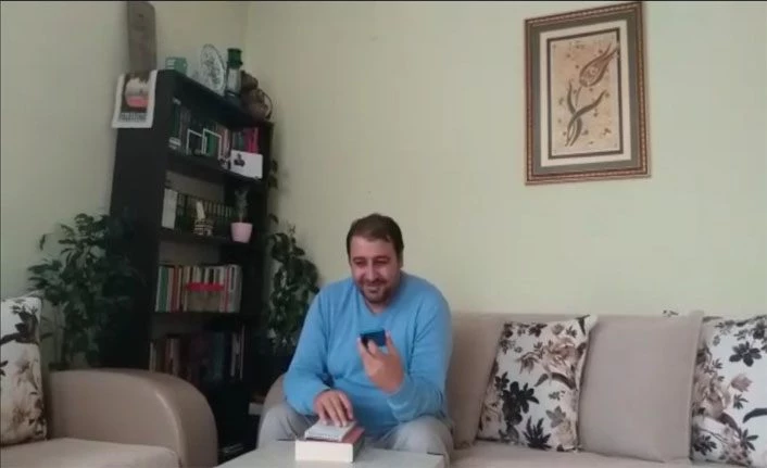 AK Parti Bahçesaray İlçe Başkanı Sabırlı, 65 yaş üstü vatandaşlarla telefonda görüşüyor