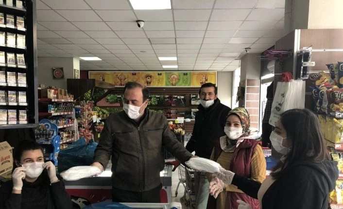 ATSO üyelerine maske dağıttı