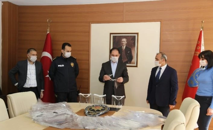 BİLSEM’den Emniyet Müdürlüğüne 300 adet yüz koruyucu maske