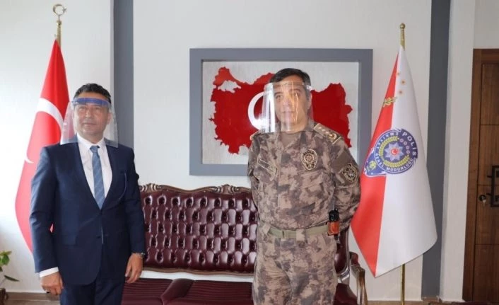 Bingöl polisine  koruyucu maske