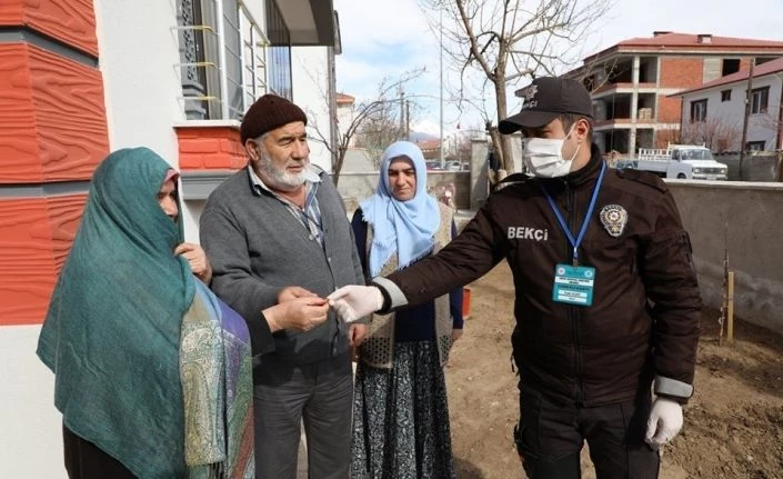 Biriktirdikleri parayı Milli Dayanışma Kampanyası’na bağışladılar