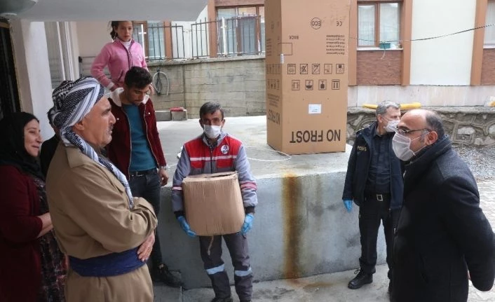 Çukurca belediyesi ve ilçe  emniyetinden ortak yardım kampanyası