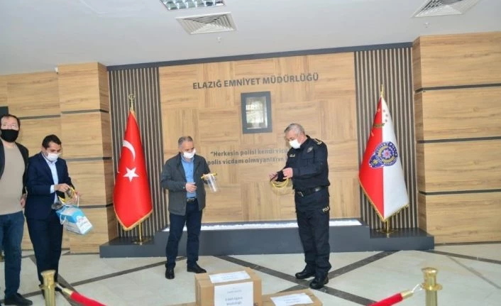 Elazığ polisine virüse karşı siperlik