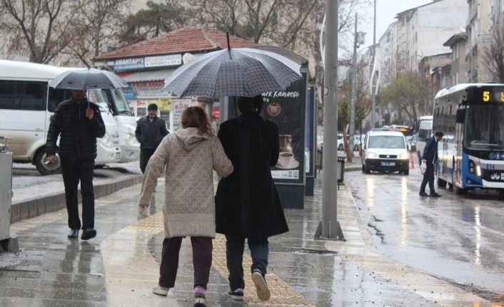 Elazığ’da şiddetli yağış etkili oldu