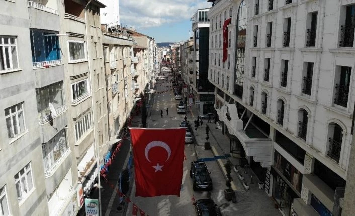 Elazığlılar evde kaldı, boş kalan kent merkezi havadan görüntülendi