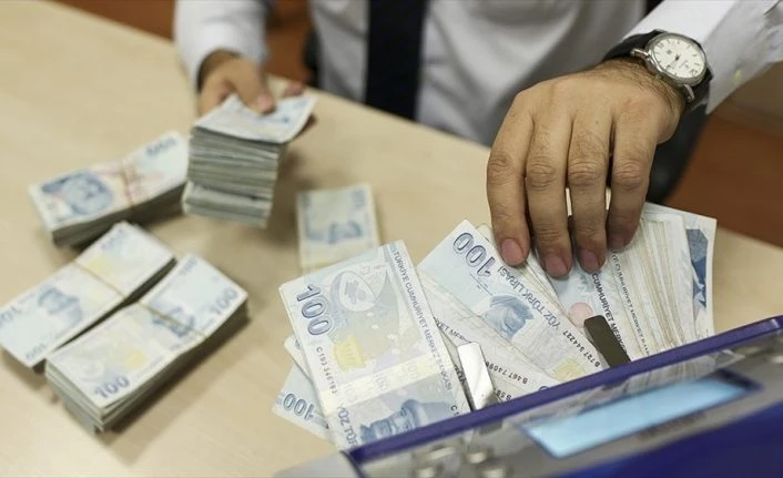 Emeklilerin bayram ikramiyesi ödemeleri başladı