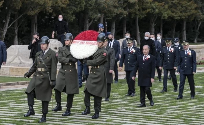 Emniyet Genel Müdürü Aktaş ve beraberindekiler Anıtkabir