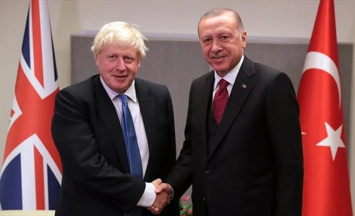 Erdoğan, tıbbi yardım malzemesi ulaştırılan İngiltere Başbakanı Johnson