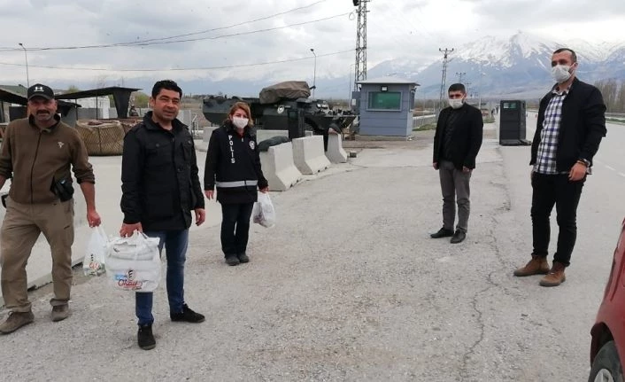 Genç Şavak Derneğinden polislere ziyaret