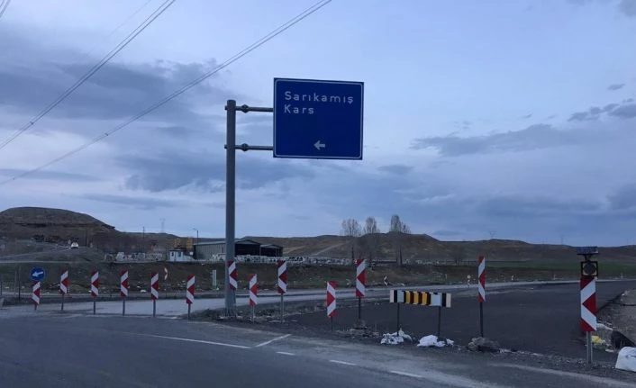 Horasan-Karakurt-Kağızman yolu trafiğe kapatıldı