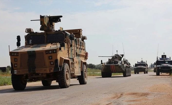 İdlib’deki M4 kara yolunda 7’nci Türk-Rus birleşik kara devriyesi icra edildi