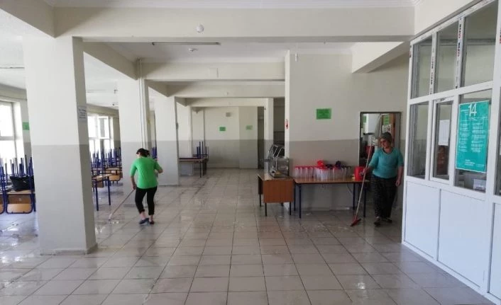 Van'da infaz koruma memurları, kaldıkları yurtların bakımını yaptı