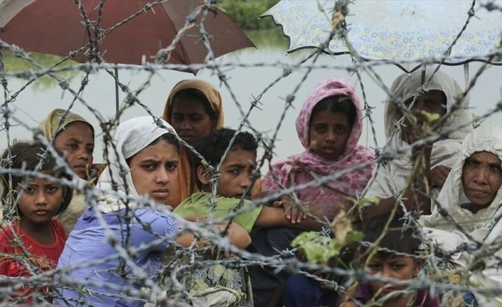 İnsan Hakları İzleme Örgütü, Bangladeş'e 'Arakanlı Müslümanları kabul et' çağrısında bulundu