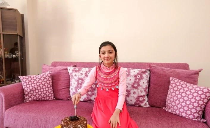 İpekyolu Belediyesinden sokağa çıkamayan Ecrin’e doğum günü sürprizi