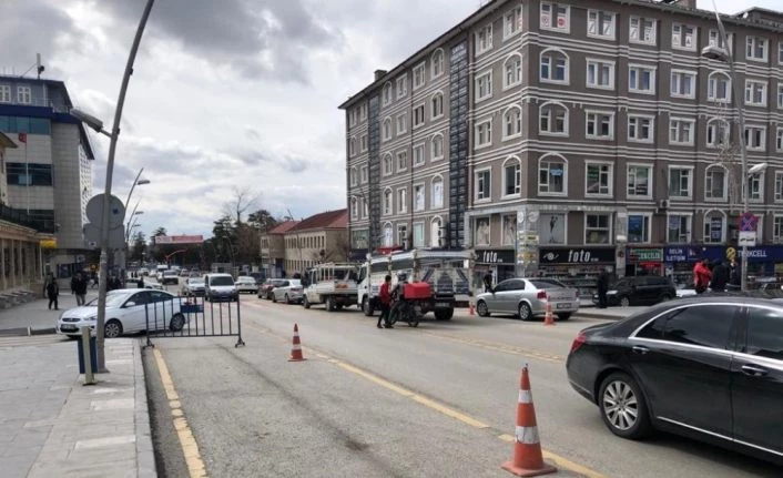 Polisten vatandaşlara “Sizi seviyoruz, evde kalın” anonsu