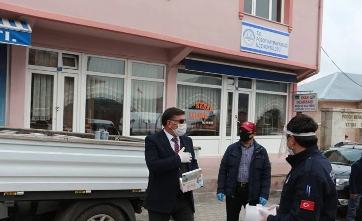 Posof tekstil atölyesi maske üretimiyle faaliyete başladı