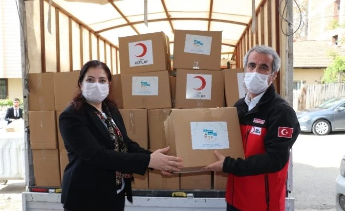 Rektör Karabulut’tan Kızılay’a bağış